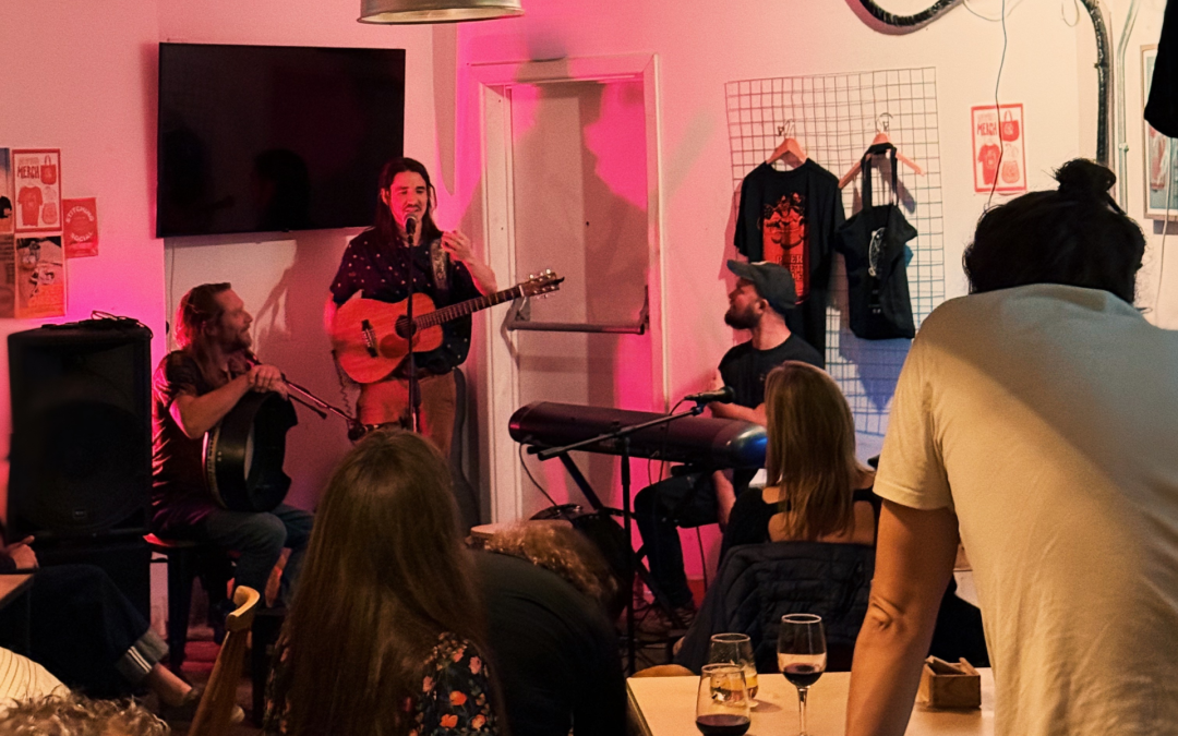 LIVE MUSIC AT THE BOTTLE